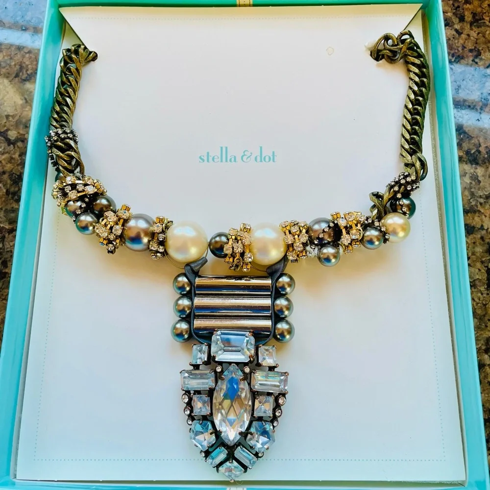 Stella & Dot Limited Edition French Deco Necklace - Picture 1 of 4